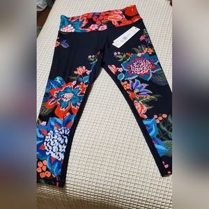 NWT Nanette Lepore Play Crop Leggings Tapestry M